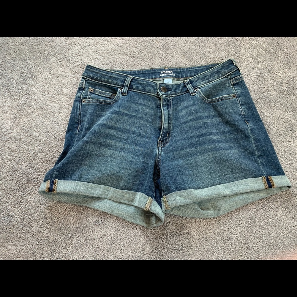 Mid Rise Amazon Shorts